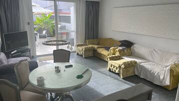 Villa | 4 bedrooms, free WiFi