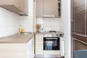 冰箱、烤箱、烤面包机、厨具/餐具