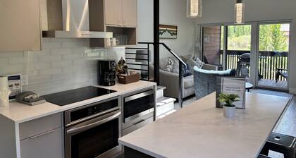 The Vallee Blanche - 1 bedroom + loft in Bills Ranch