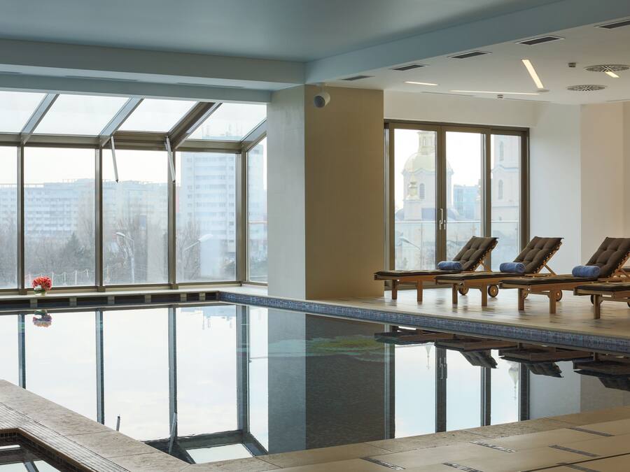 Hotstone-massages, diepe bindweefselmassages, massagebehandelingen