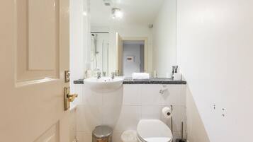 Deluxe-lejlighed - privat badeværelse - byudsigt | Badeværelse