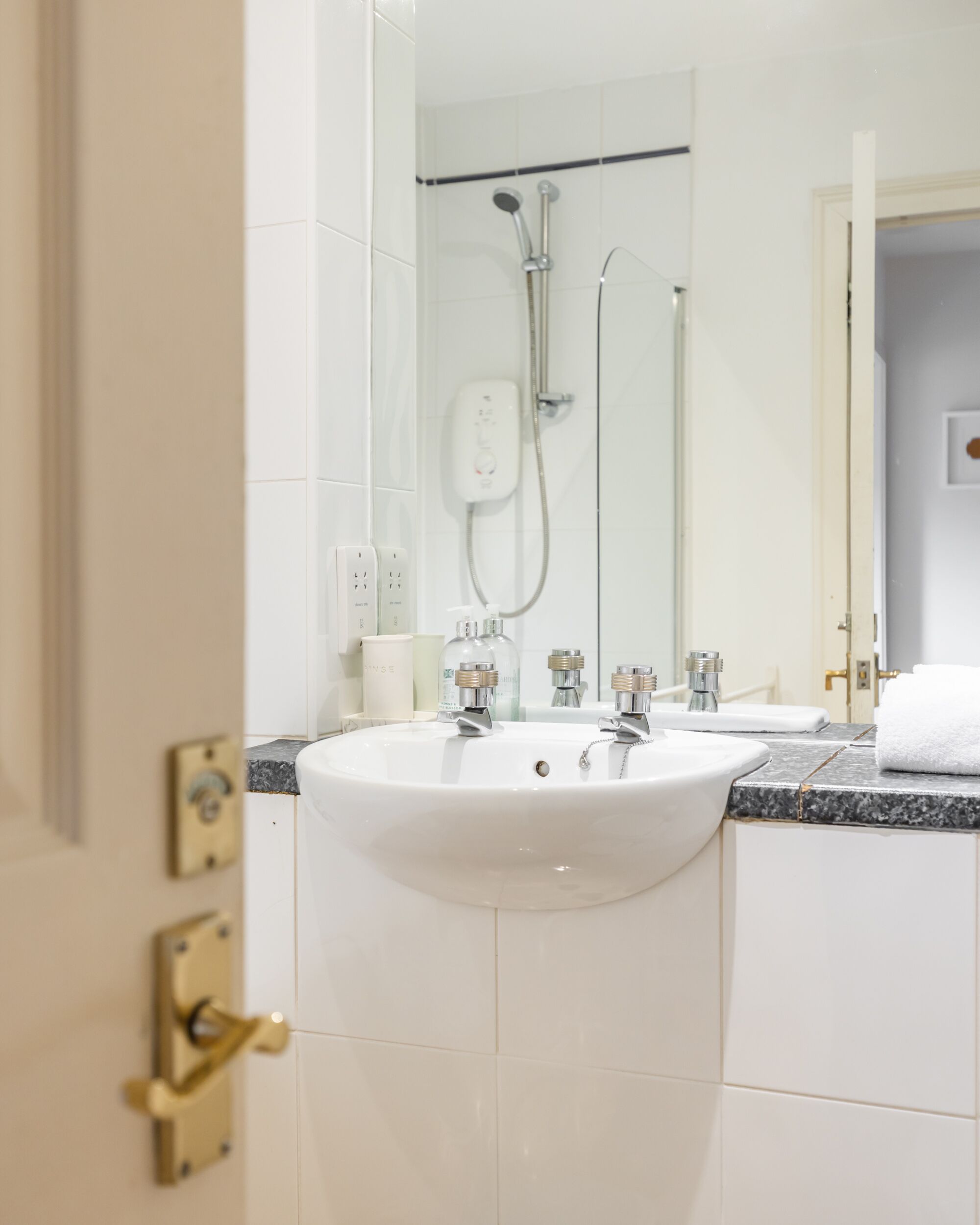 Deluxe-Apartment, eigenes Bad, Stadtblick | Badezimmer