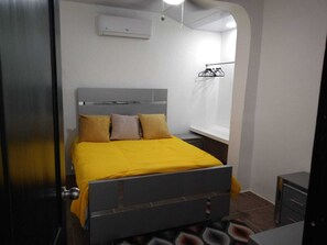 4 chambres, fer et planche à repasser, Wi-Fi, draps fournis