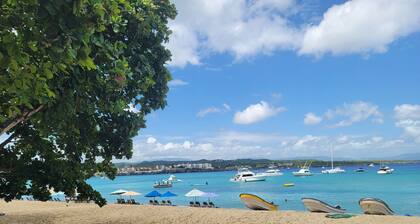 Apartment 4-bedroom 4 Bath and Laundry room