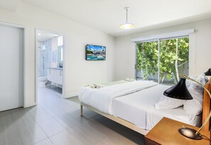 3 bedrooms, iron/ironing board, Internet, bed sheets