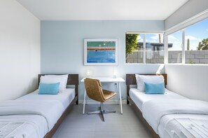 3 slaapkamers, een strijkplank/strijkijzer, internet, beddengoed