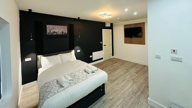 Executive Studio | Bathroom - SK Heathrow Hotel (Hayes)