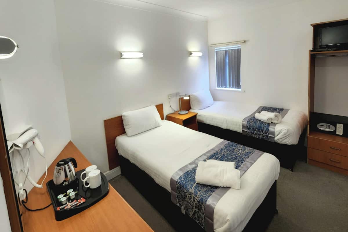 Iron/ironing board, free WiFi, bed sheets