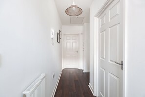 Interior entrance - Theodora Suites by Kasar Stays (Maidstone)