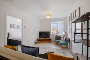 Deluxe Suite | Living area