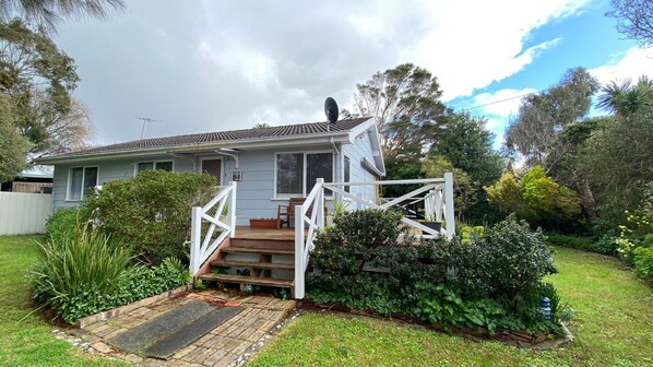 Exterior - Invy Escape - Linen Included (Inverloch)