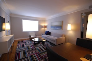 Apartment | 2 bedrooms, WiFi - B2bi Clean Cozy Convenient Condo in Buckhead w Free Parking (Atlanta)