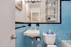 Apartment | Bathroom
