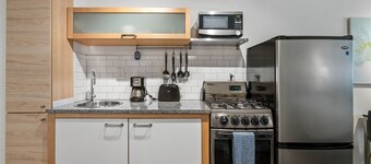 CPD Safe Clean Studio w Free Parking Near Shepherd Center