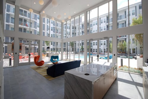 S1bk Affordable Hotel-alternative Perfect for Long Term Stay Near Whole Foods