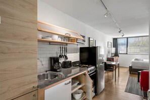 Apartment | Private kitchen - CPE Safe Quiet Studio w Comfortable Bed (Atlanta)