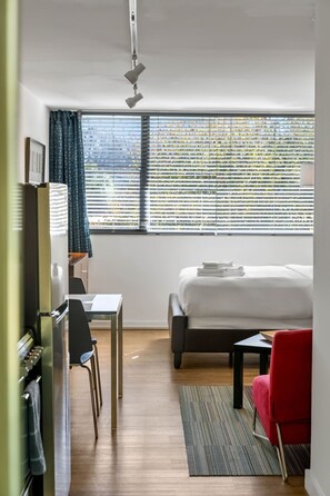 Apartment | 1 bedroom, premium bedding, WiFi - CPE Safe Quiet Studio w Comfortable Bed (Atlanta)
