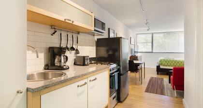 CPC Rare Find - Secluded Studio w Free Parking