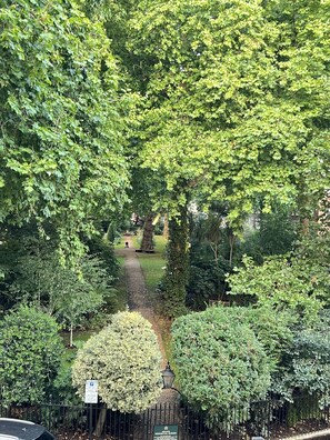Apartment, 1 Queen-Bett | Unterkunftsgelände