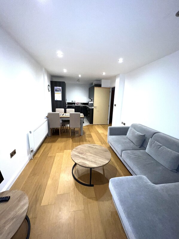 Apartment, 1 Queen-Bett | Wohnzimmer
