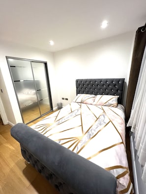 1 bedroom, free WiFi, bed sheets