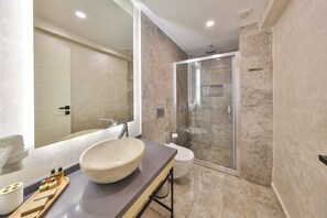 Ducha, cabezal de ducha tipo lluvia, artículos de tocador gratuitos