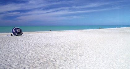 Beachy Cottage near Manasota Key