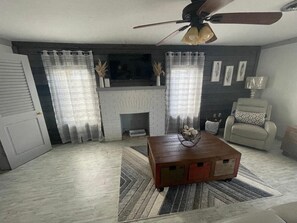 Smart TV, fireplace -     Beachy Cottage Minutes from Manasota Key – Relax & Unwind (Englewood)