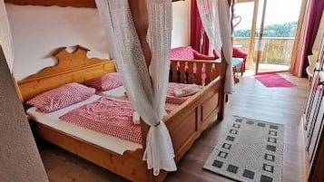 1 bedroom, in-room safe, desk, travel crib