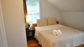 4 Schlafzimmer, Schreibtisch, Bügeleisen/Bügelbrett, Reisekinderbett