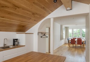 Kühlschrank, Mikrowelle, Ofen, Geschirrspüler