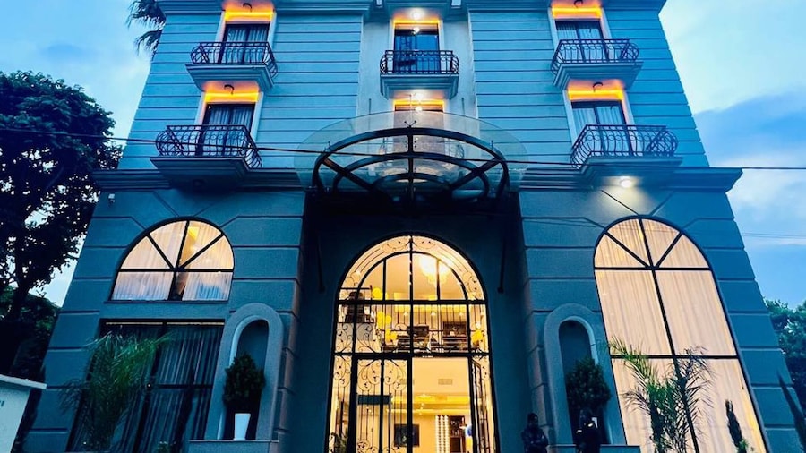 TH BonRoyal Hotel