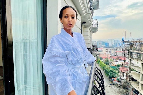 Kamar Double Deluks, 1 Tempat Tidur King | Minibar, brankas, meja kerja, dan Wi-Fi gratis