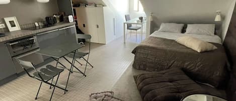 1 bedroom, iron/ironing board, free WiFi, bed sheets