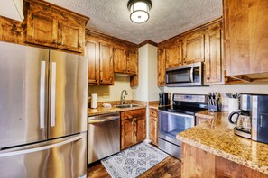 Kühlschrank, Mikrowelle, Geschirrspüler