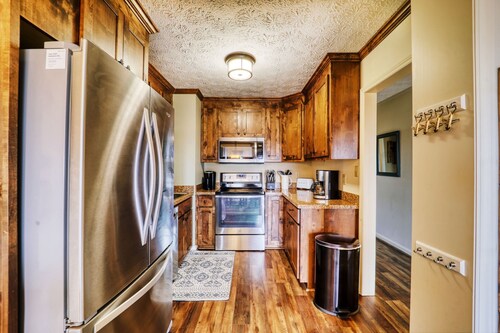 Luxurious Mountain Condo Ski In and out