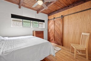 1 slaapkamer, een bureau, gratis wifi, beddengoed