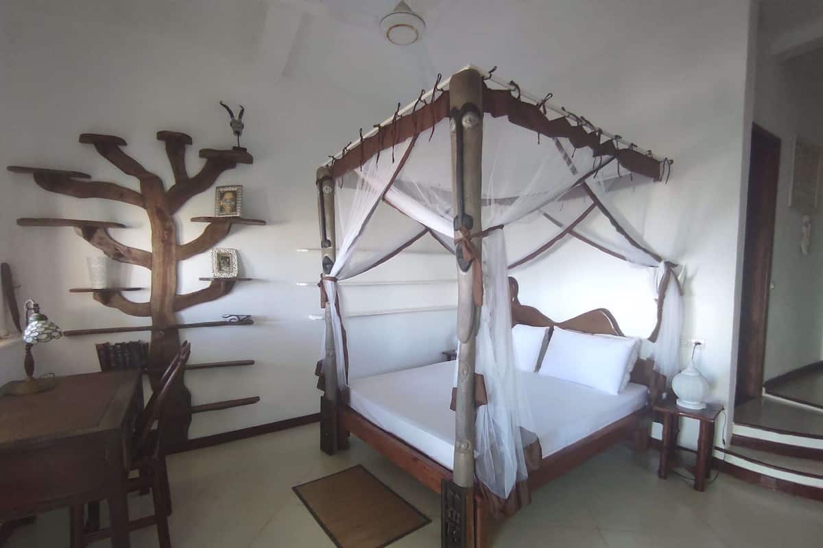 Phòng Suite | Minibar, két bảo mật tại phòng, bàn 