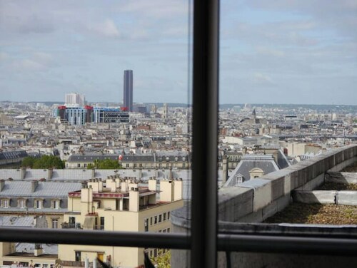 Large apartment with panoramic view and balcony.