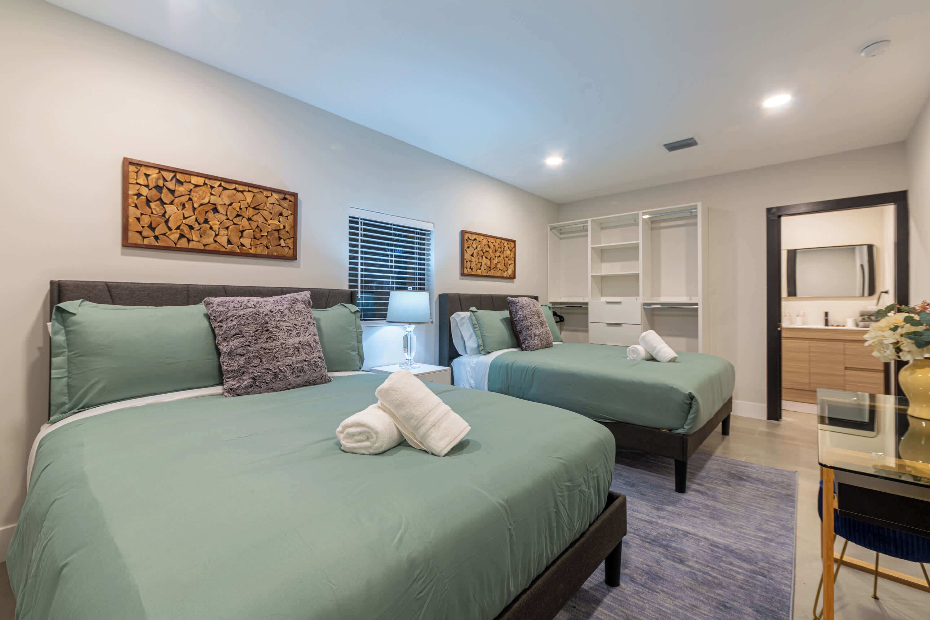 4 chambres, fer et planche à repasser, lit parapluie, Wi-Fi gratuit