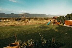 Children’s play area – outdoor