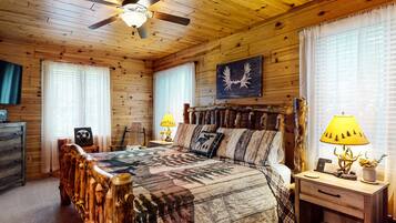 3 bedrooms, iron/ironing board, travel crib, free WiFi