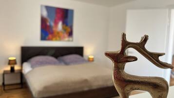 2 Schlafzimmer, Reisekinderbett, WLAN, Bettwäsche