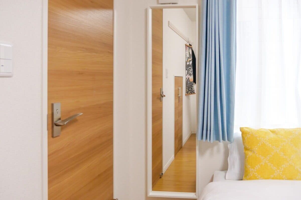 1 chambre, bureau, fer et planche à repasser, Wi-Fi