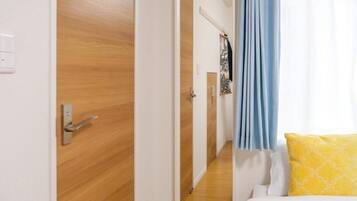 1 bedroom, desk, iron/ironing board, WiFi