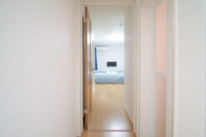 1 bedroom, desk, iron/ironing board, WiFi - Triphome 103/big table/Free WiFi/Asakusa SkyTree (Katsushika City)