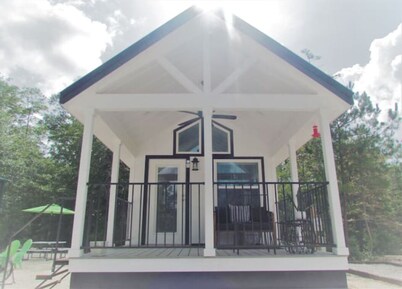 Arrow Acres Tiny House Retreat near Big Thicket National Preserve