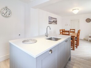 Cottage | Interior - 24 Cadnant Park (Conwy)