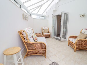 Living area - 24 Cadnant Park (Conwy)