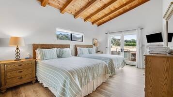 3 dormitoris, planxa i posts de planxar, wifi i roba de llit